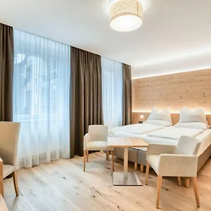 Leipziger Hof 4* אינסברוק